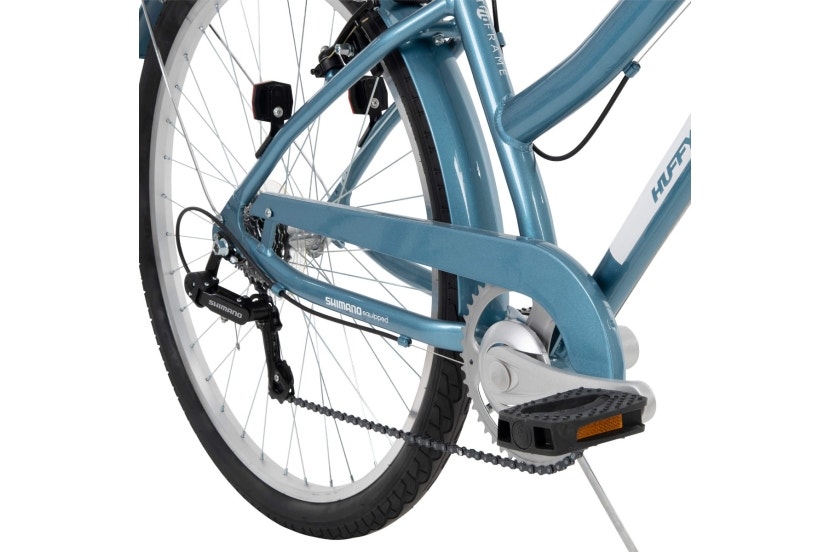 Blue fender and pedals on the 27.5" Casoria women's comfort bike