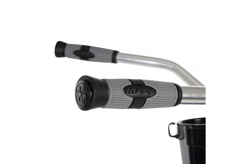 Handlebar and grips on the 26-inch women's Sanford cruiser bike

