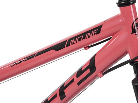 Steel frame of the Huffy Incline bike, highlighting its durability and stylish design. Steel frame of the Huffy Incline bike, highlighting its durability and stylish design.